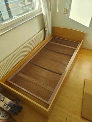 Gratis eenpersoonsbed 90x200 cm