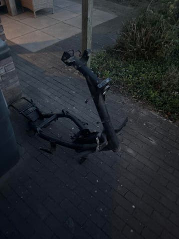 Peugeot Speedfight 2 frame zonder nummer