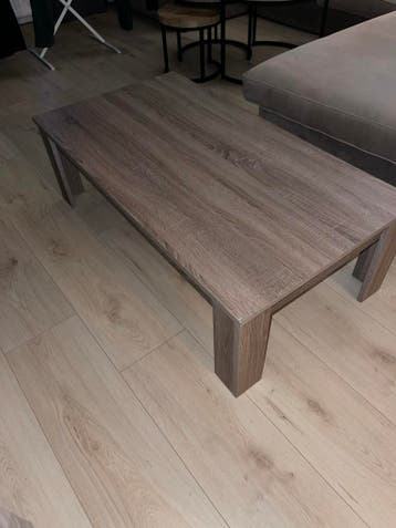 Moderne salontafel in houtlook