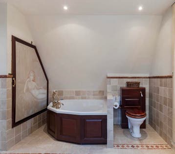 Te koop: Complete luxe badkamer (incl. bad meubel en kranen)