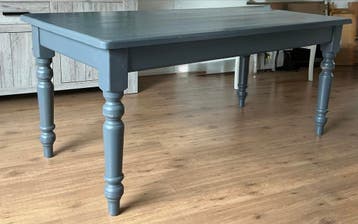 Boeren eettafel met twee laatjes