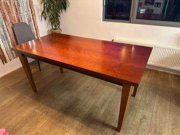 Massieve houten eettafel gratis afhalen