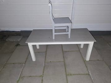 Kinder Knutsel tafeltje met 1 stoel