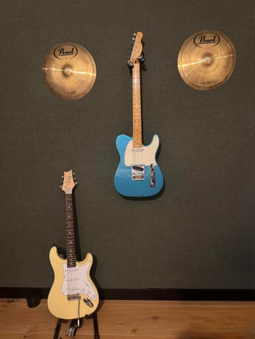 Beginnende band zoekt drummer en bas gitarist