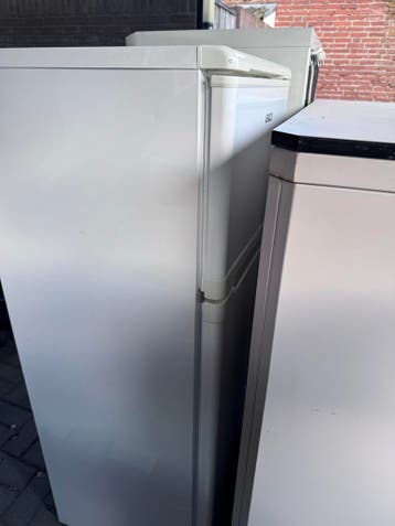GRATIS Vriezer en combi koelkast