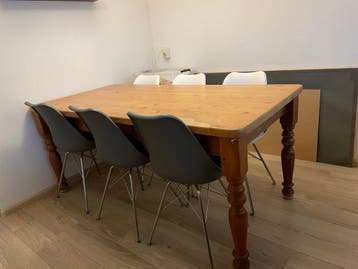 Gratis Eiken eettafel met 6 stoelen