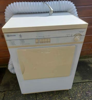 Gratis Bauknecht wasdroger, doet het prima