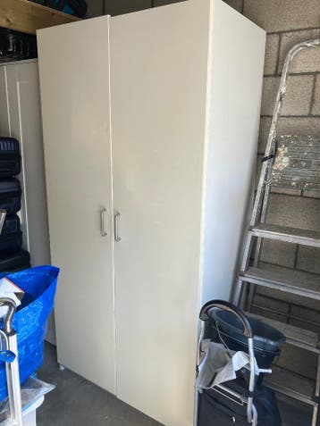 Kledingkast en losse kasten GRATIS!