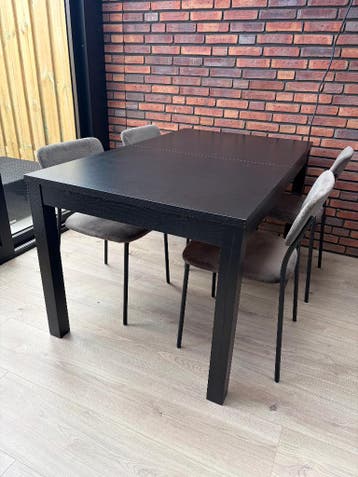 Uitschuifbare eettafel zwart 140x84
