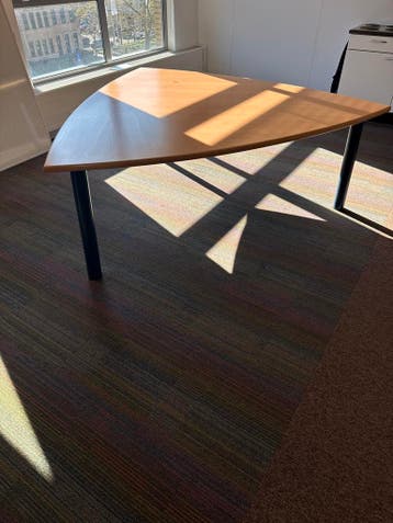 Gratis af te halen tafel - 200cm doorsnede