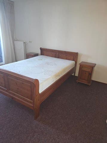 Gratis 2 persoons bed met matras