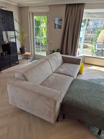 Lichtgrijze bank 3 zits