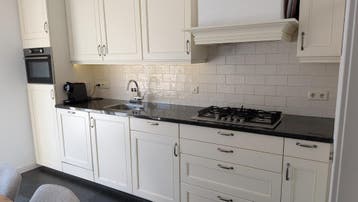 Keuken 360cm met granieten werkblad van 301cm