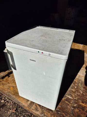 Gratis af te halen: Werkende AEG Tafelvriezer in Ermelo