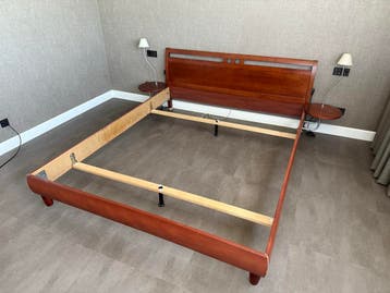 Tweepersoons bedombouw 180x220 cm met houten hoofdeinde