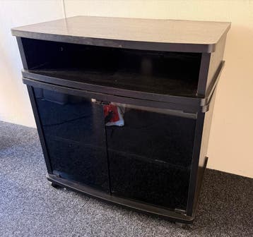 Zwart Tv-kastje met glazen deuren - gratis af te halen