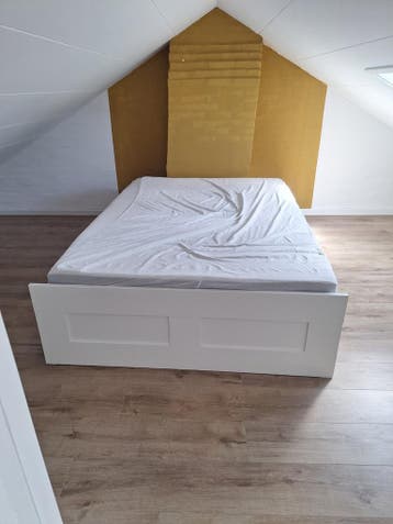 Gratis ikea bed plus lattenbodems, en matras
