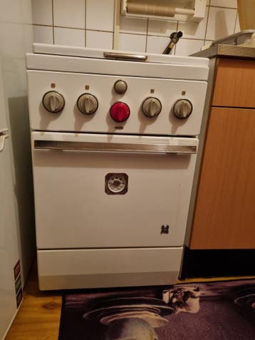 Ouderwets gasfornuis met gasoven