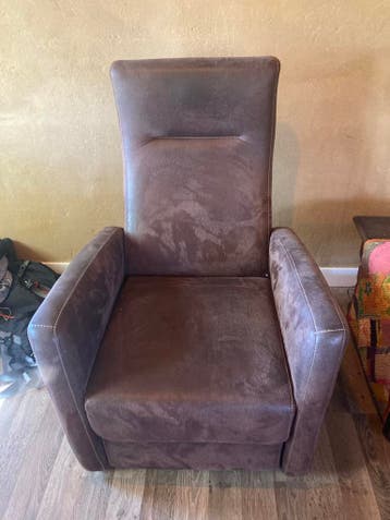 Bruine fauteuil