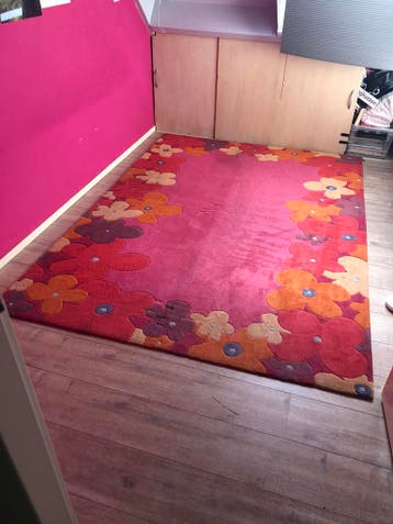 Gratis vloerkleed roze met bloemen