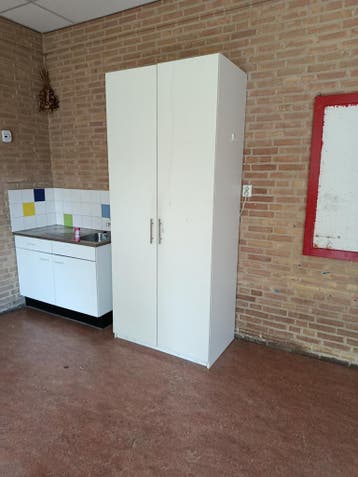 Stevige kast gratis af te halen