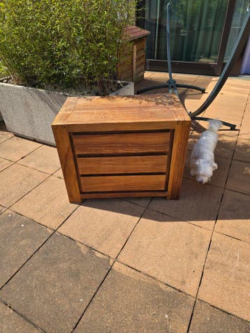 Houten ladekast met 3 laden