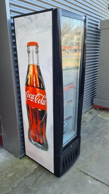 Gratis Coca Cola koelkast met glazen deur direct