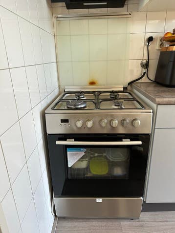 Fornuis met oven en 4 gaspitten