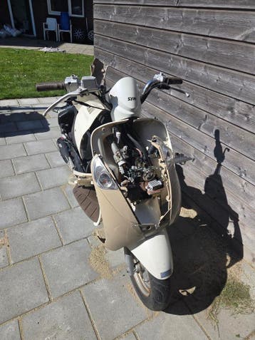 Kapotte scooter gratis af te halen (geel kenteken)