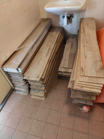 Laminaat, ongeveer 85m2