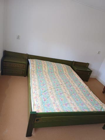 Bed 140 x 200 cm incl nachtkastjes gratis afhalen!