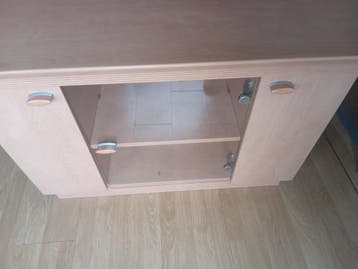 Gratis tv meubel moet snel Weg