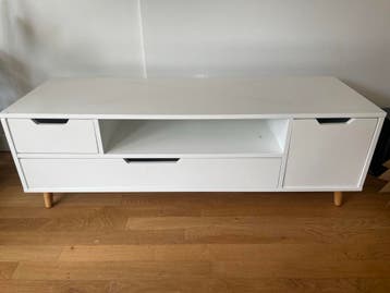 Wit tv-meubel met lades en open vakken