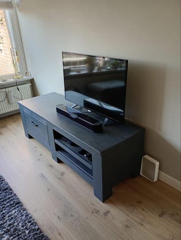 Grijze TV meubel van echt hout - 161x56x52 cm