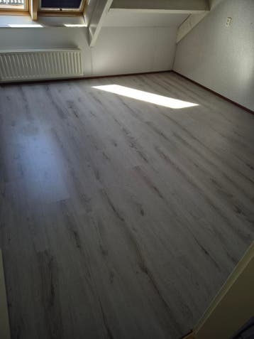 Gratis af te halen: Laminaat 33m², waarvan 4 pakken nieuw