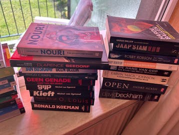 Voetbalboeken Gijp, Johan Derksen, Nouri, Hugo Borst