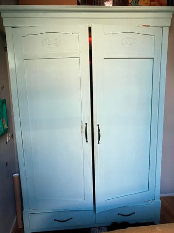 Antieke kledingkast, gratis