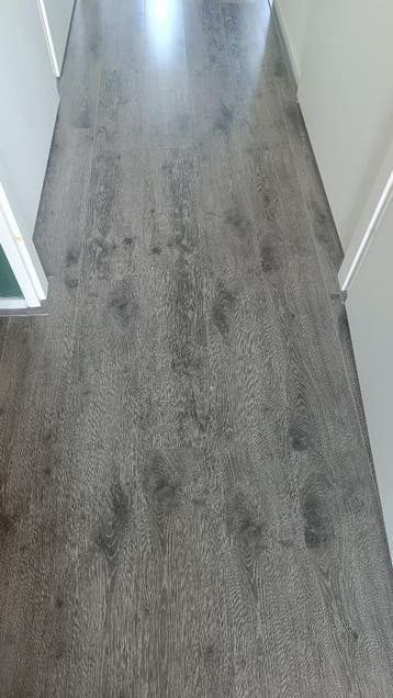 Grijze laminaatvloer | Gratis afhalen!