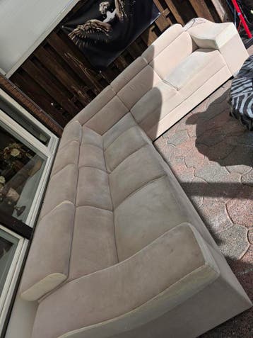 Grote hoekbank gratis af te halen