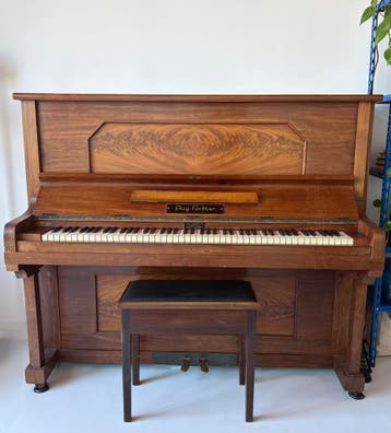 Gratis: August Förster piano