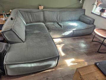 GRATIS BANK af te halen op dinsdag 14 of woensdag 15 april