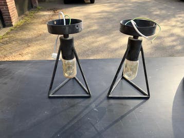 Gebruikte lampen: 1 set van 2 en 1 losse lamp
