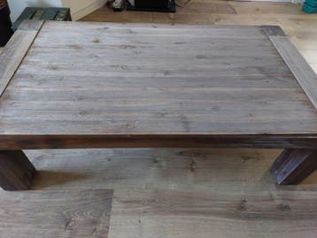 Robuuste houten salontafel - Vierkant