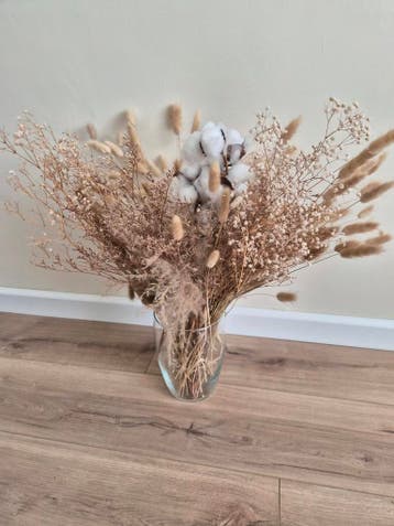 Droogbloemen boeket met katoen en pluimen