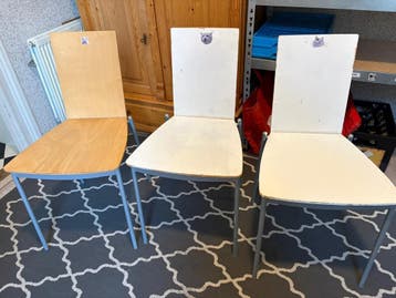 3 Stoelen gratis af te halen