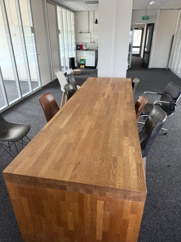 GRATIS: Grote massief eiken tafel (300x80 cm) – zelf ophalen