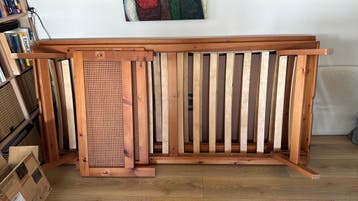 Kapot bed - solide hout