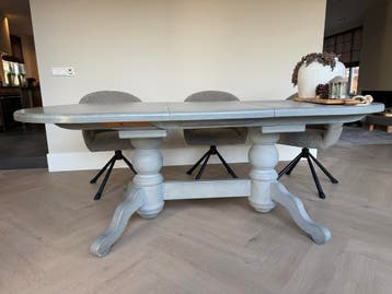 Gratis af te halen ovale eettafel - 215 x 100 cm