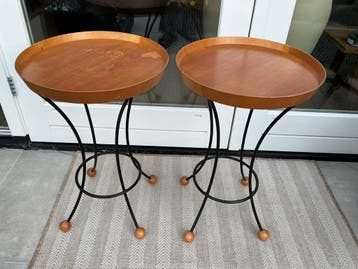 Gratis. Set van 2 vintage plantentafels met mooi design