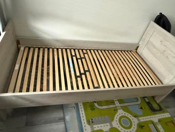 Eenpersoonsbed met lattenbodem gratis